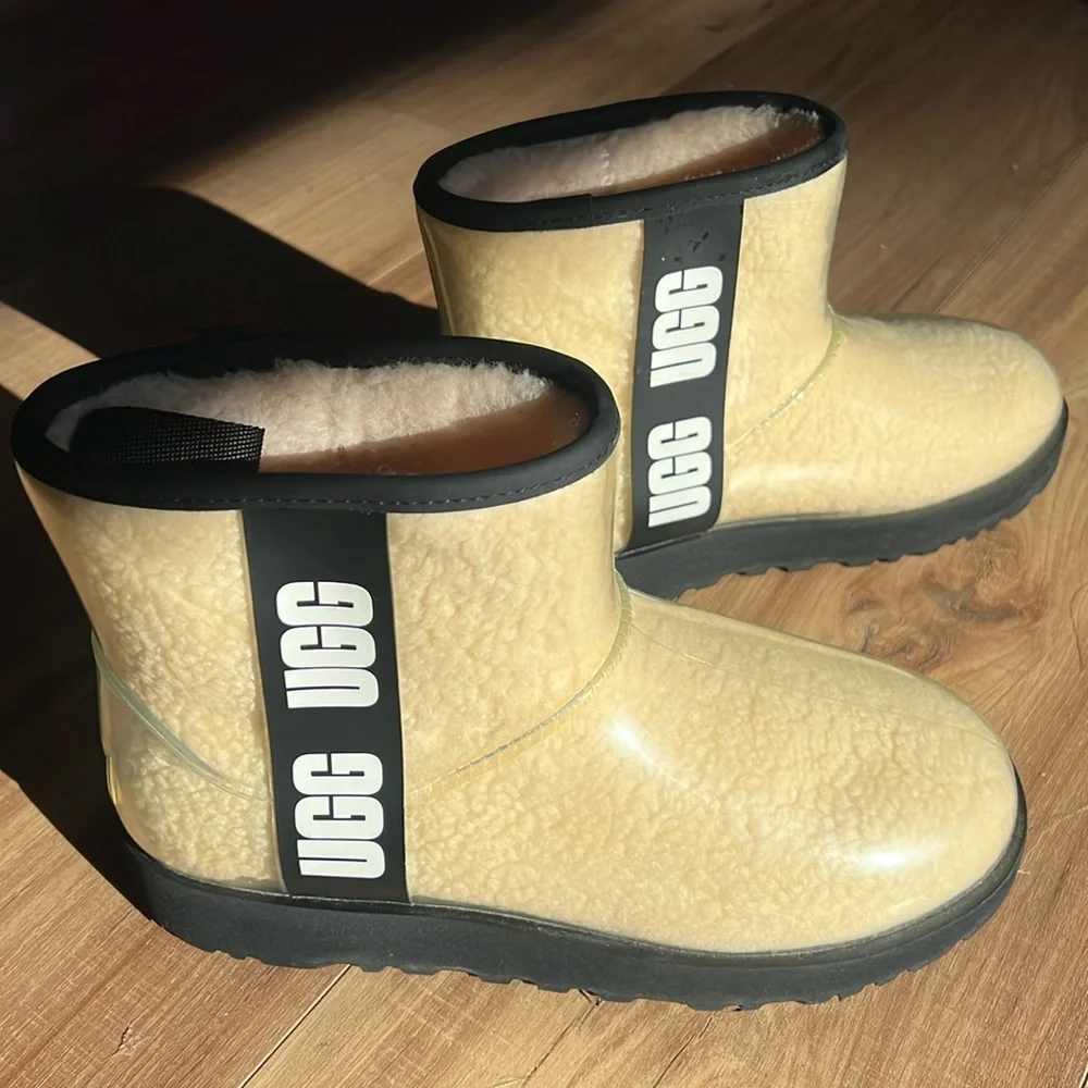 Coveted Clear/Natural & Black Ugg Rainboots!! Like New!! - Picture 1 of 6